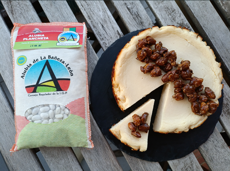 PASTEL DE QUESO Y ALUBIA CON ROCAS DE ALUBIA GARRAPIÑADAS