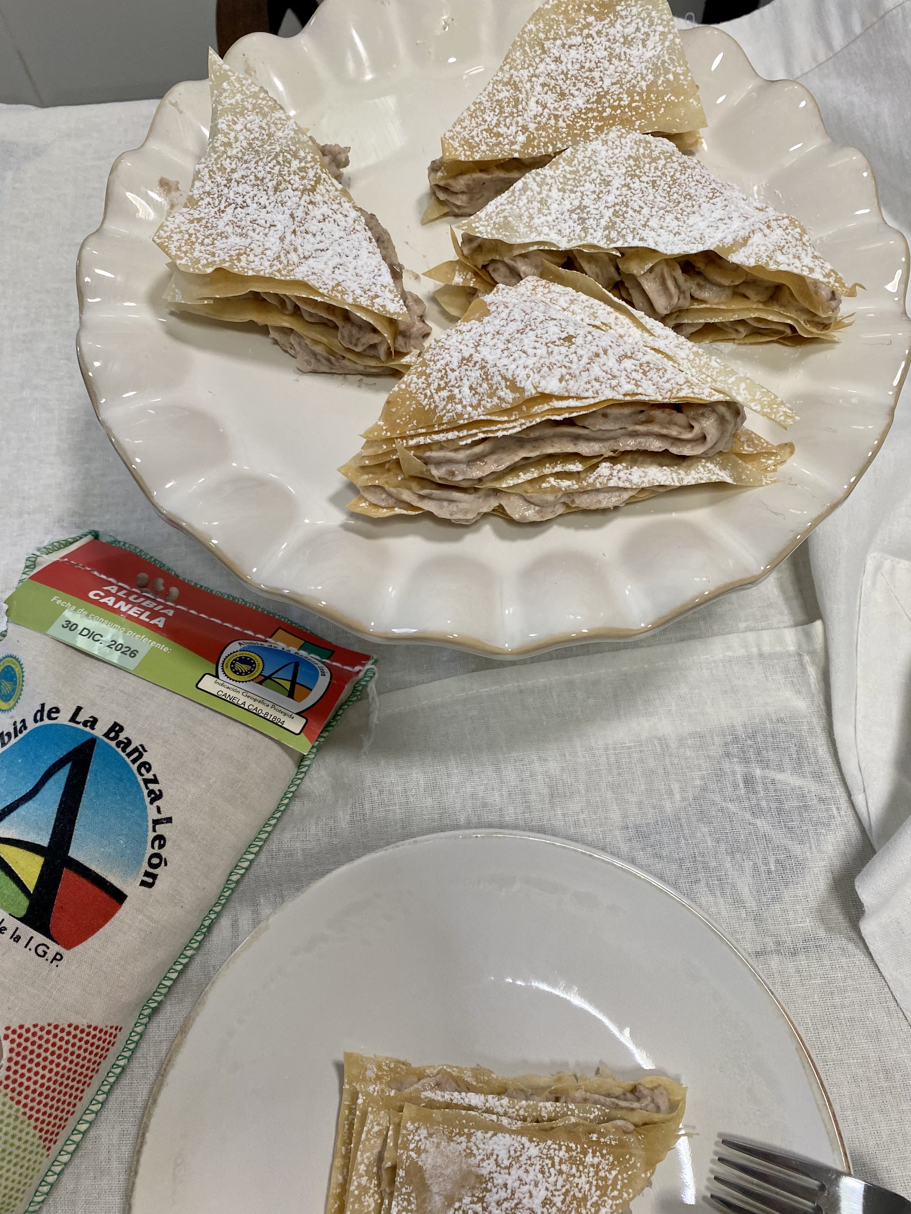 Milhojas con crema de alubias canela