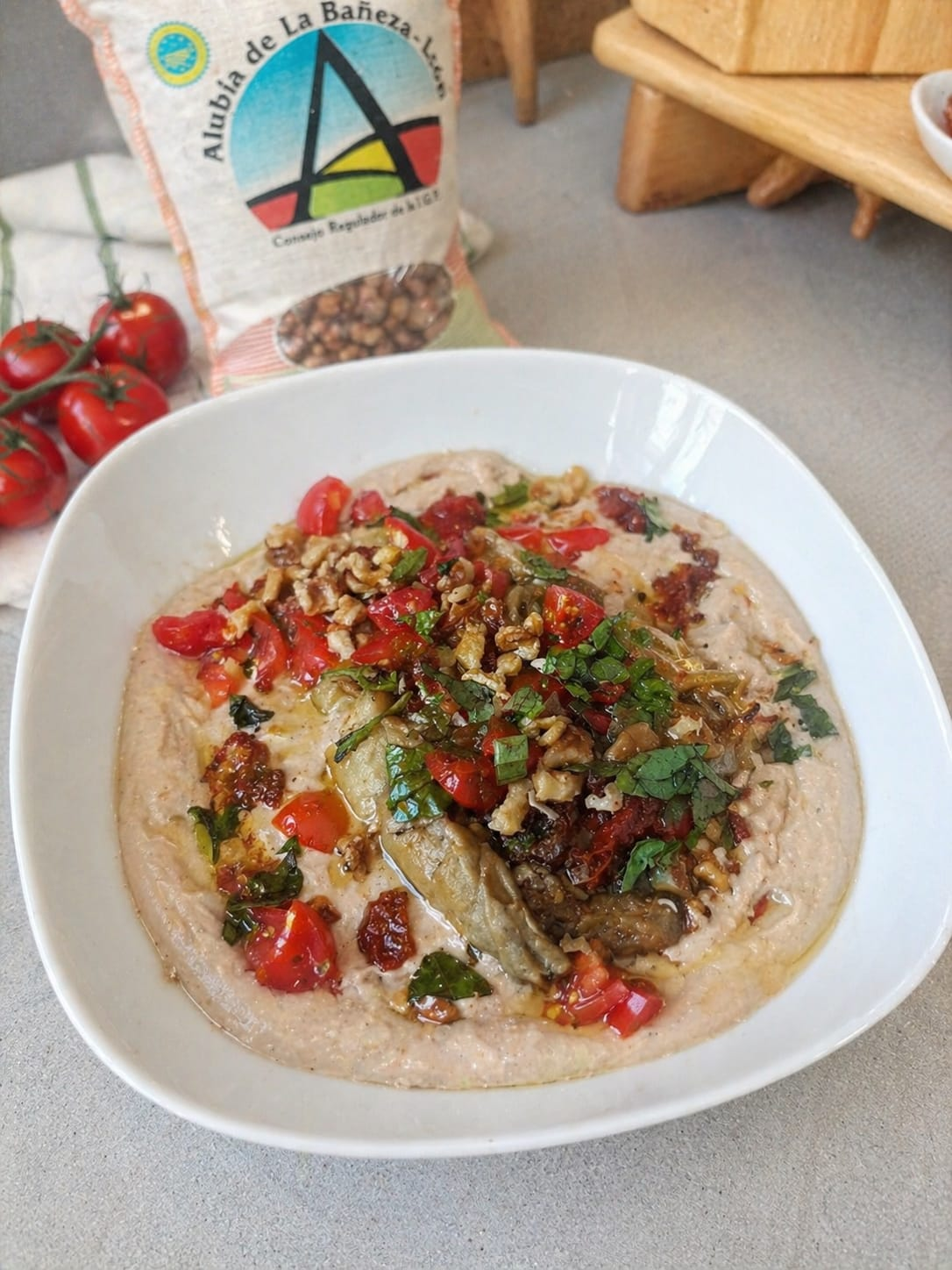Crema fría de alubia pinta con berenjena asada